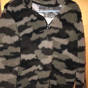 Army green sweater fleece size L